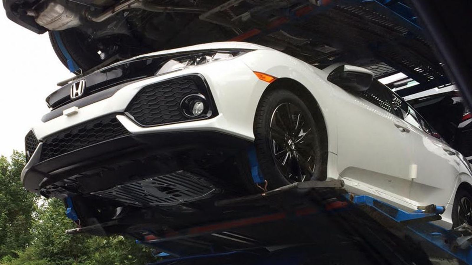 Κατά το φαινόμενα, το νέο Honda Civic Hatchback θα κάνει πρεμιέρα στην έκθεση Παρισιού, την 1η Οκτωβρίου, με το εμπορικό του λανσάρισμα να ακολουθεί σ