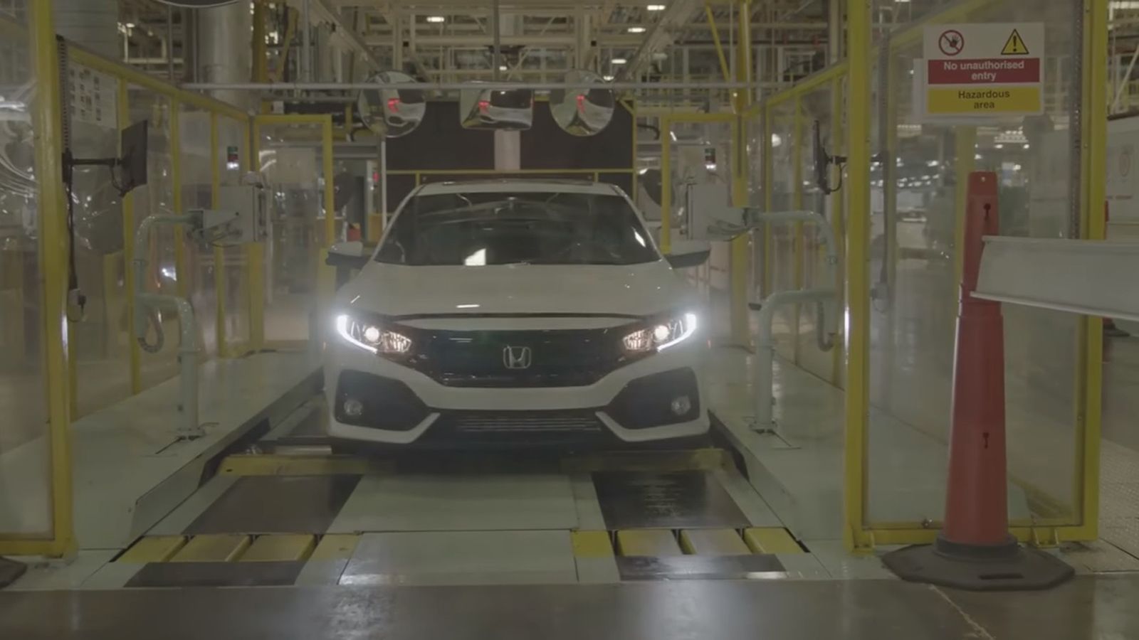 Η Honda έδωσε στη δημοσιότητα video, από τη διαδικασία παραγωγής του νέου Honda Civic στο εργοστάσιο της Βρετανίας, πριν καν γίνει το λανσάρισμα του μ