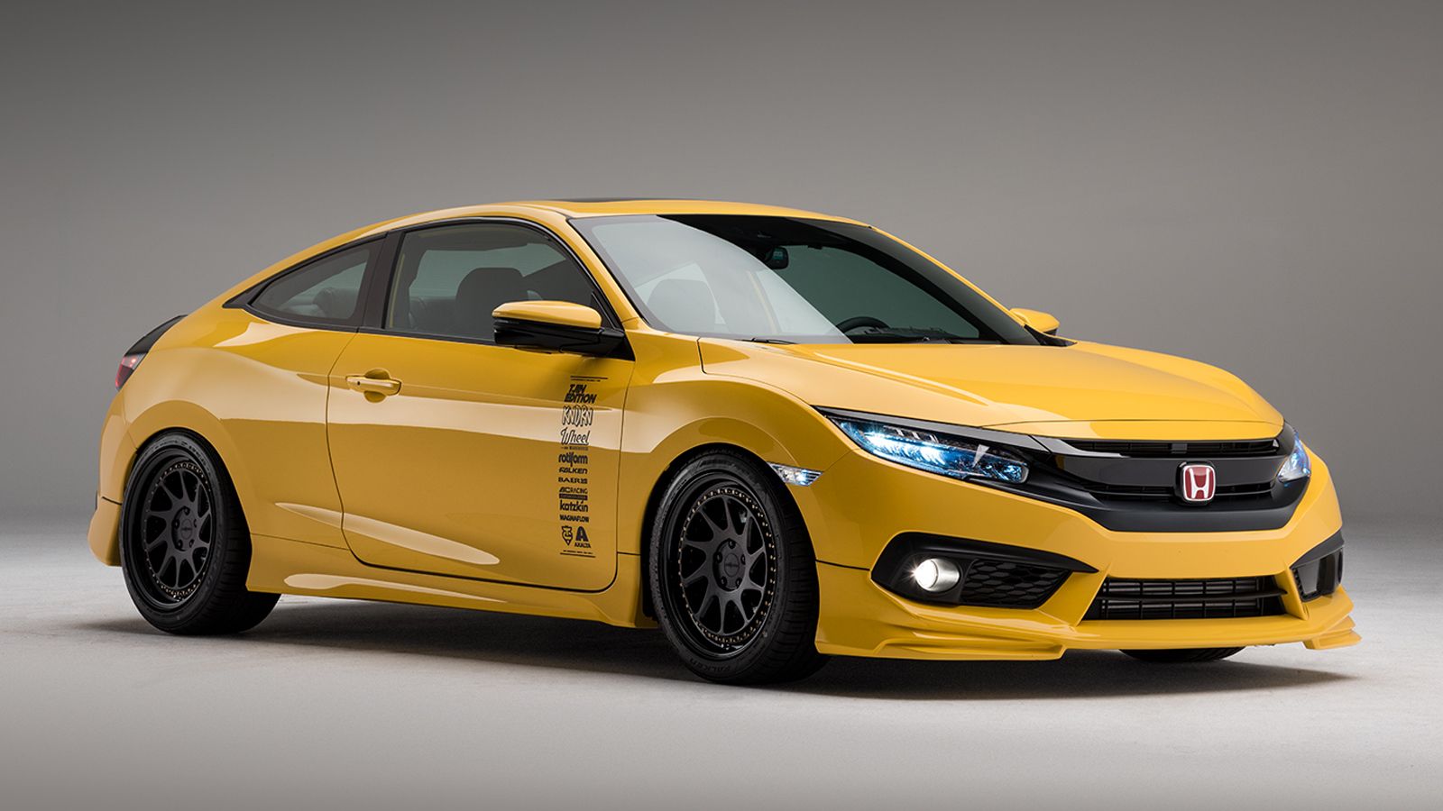 Το νέο Honda Civic Coupe aLL STaR Performance / Tjin Edition όπως ονομάζεται το φτιαγμένο αυτό Civic, ήταν το δεύτερο βελτιωμένο κουπέ Civic που παρου