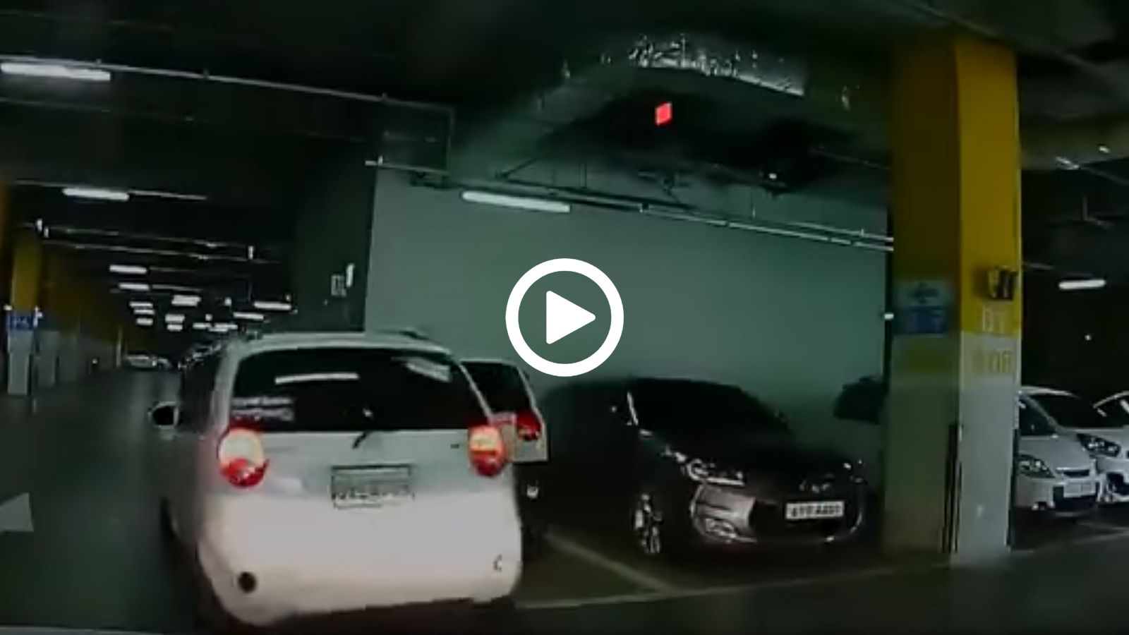 Συγκρουόμενα σε parking