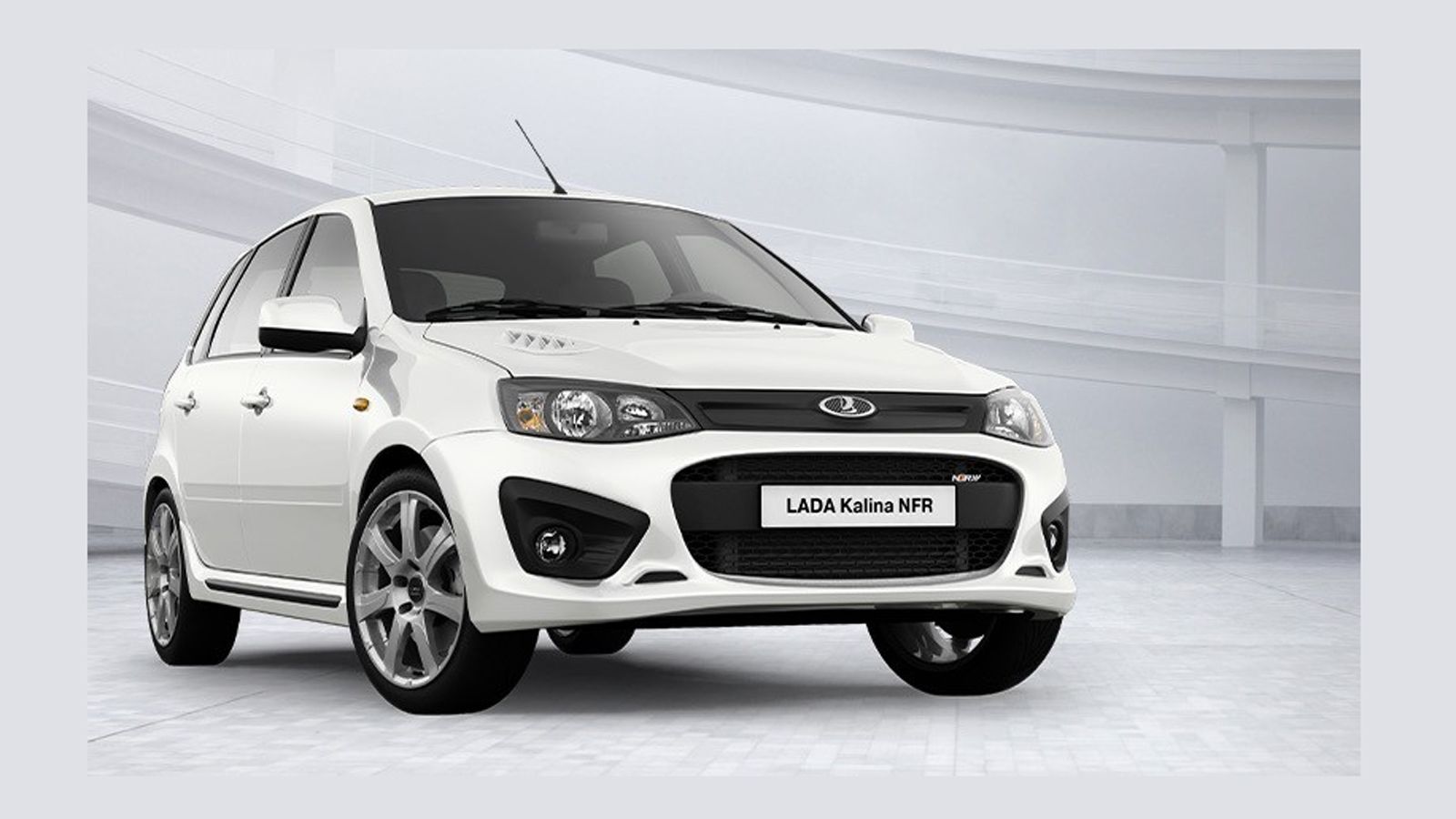 Το νέο Lada Kalina NFR διαθέτει μηχανικό κιβώτιο πέντε σχέσεων και κάνει το 0-100 χλμ./ώρα σε 9,2 δλ. Το βάρος του είναι 1.215 κιλά και η τελική του τ