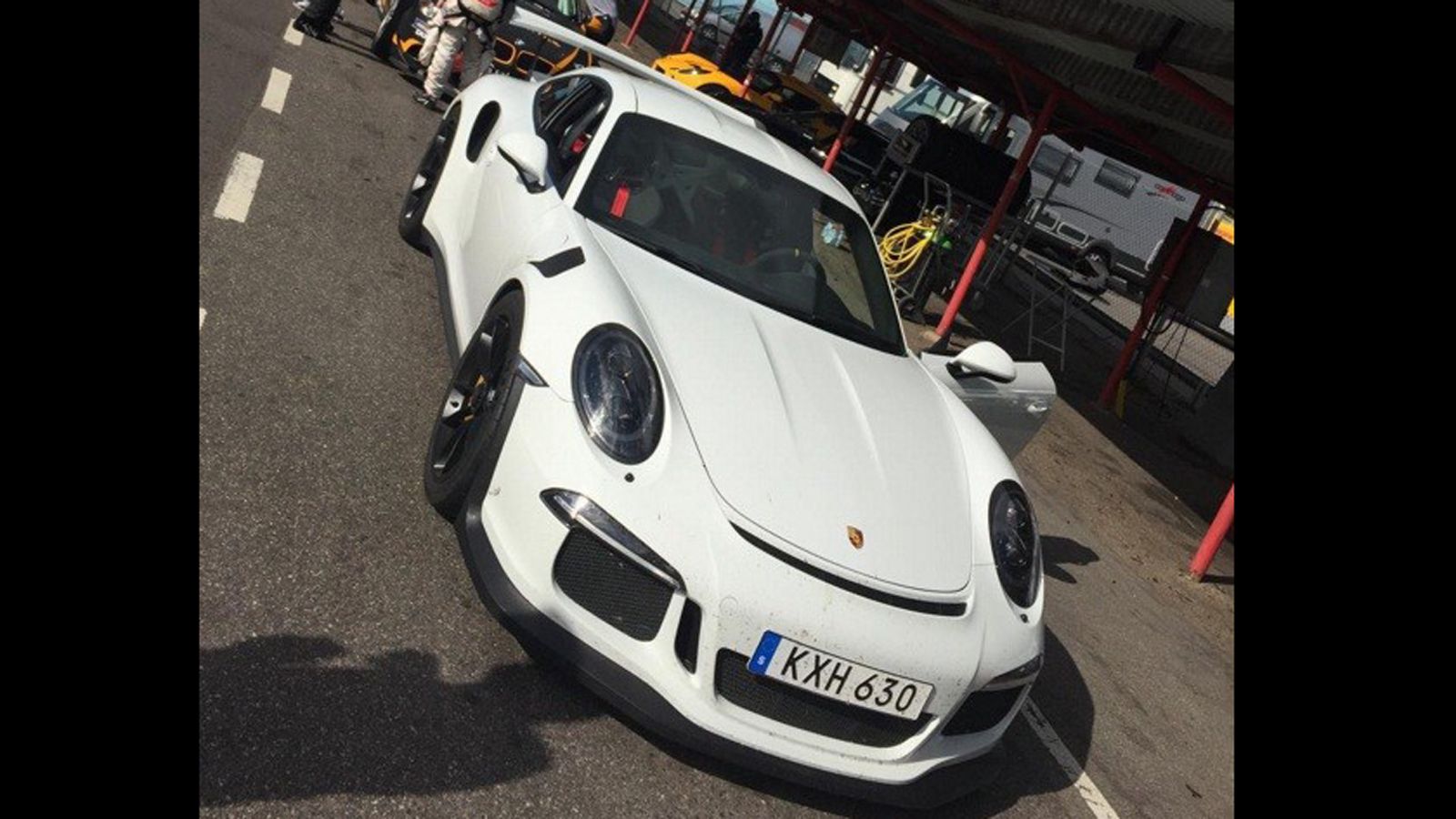 Έτσι έδειχνε πριν ντυθεί στα χρώματα της Martini η Porsche 911 GT3 RS.