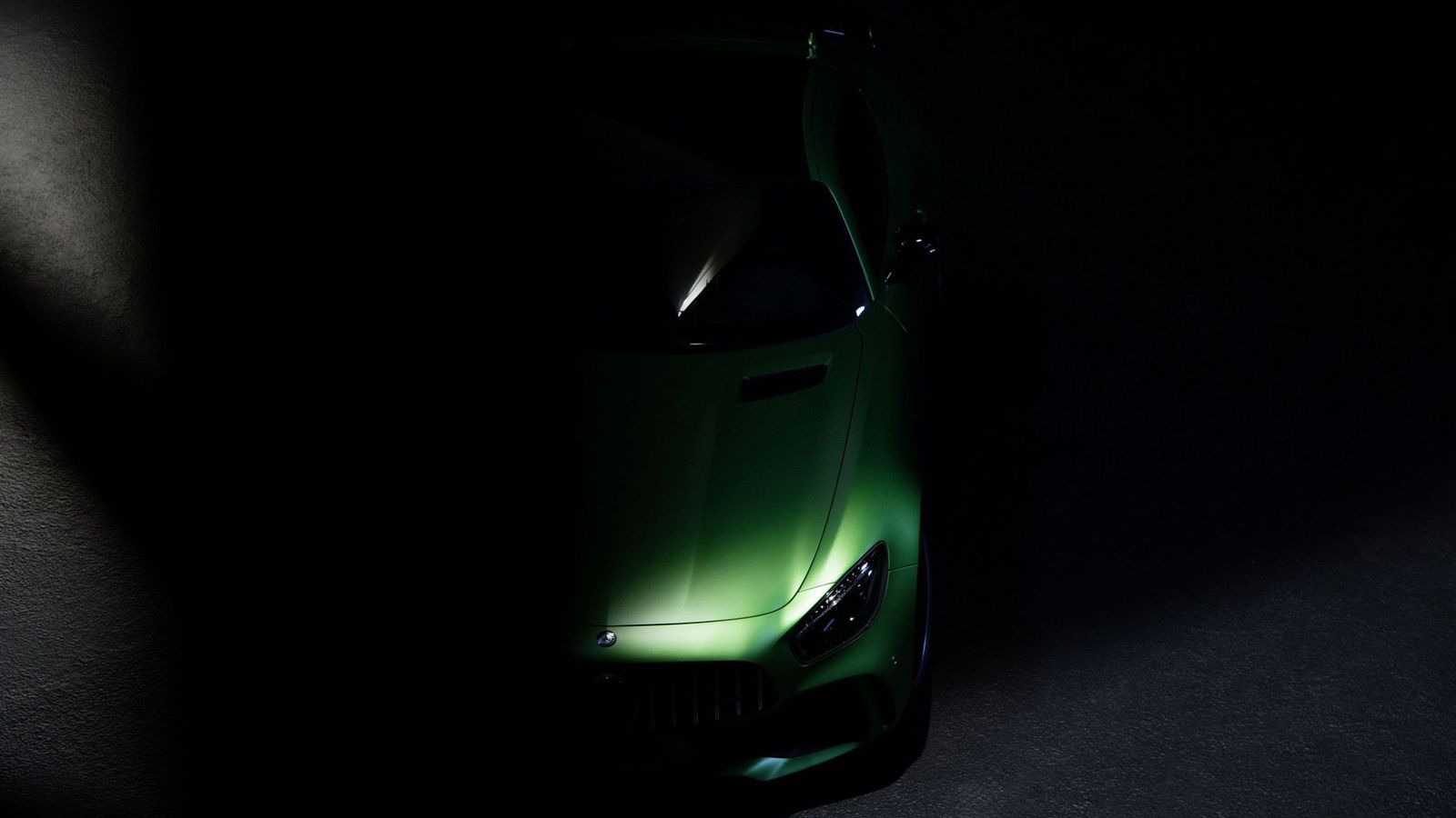 Η Mercedes AMG GT R λέγεται ότι θα τοποθετηθεί στην ιεραρχία μεταξύ των AMG GT S και AMG GT Black Series.
