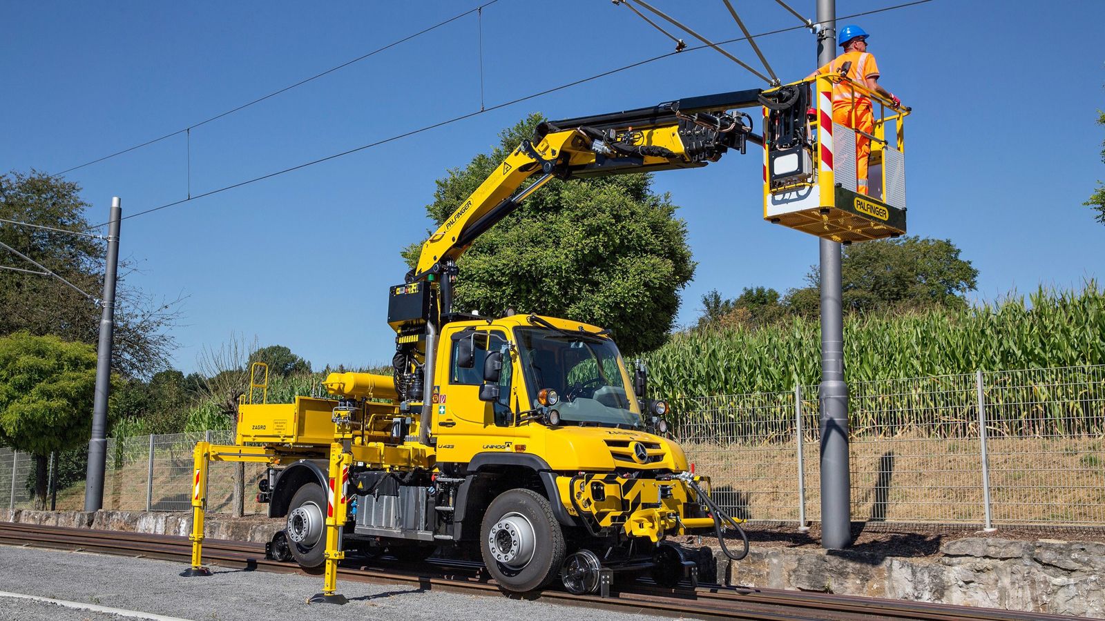 Μέχρι σήμερα, πάνω από 400.000 Unimog έχουν φτιαχτεί, ενώ υπάρχουν 30 παραλλαγές στο ίδιο θέμα.