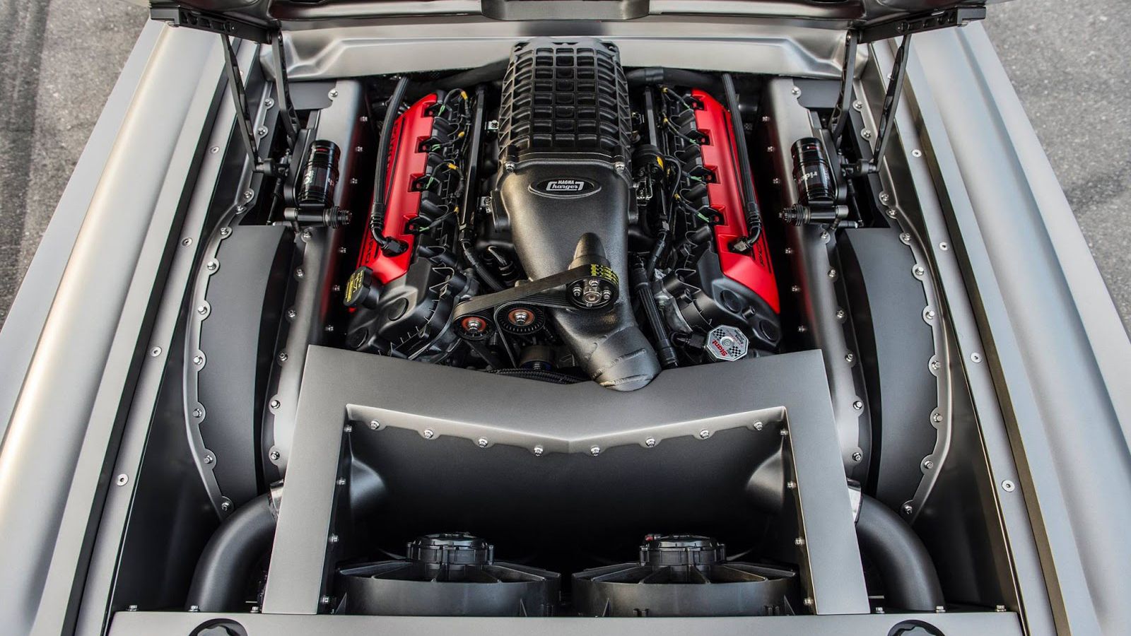 Ο V8 κινητήρας 5,1 λίτρων της Ford Performance, διαθέτει έναν κομπρέσορα της Magnuson TVS και δύο τουρμπίνες της Precision Turbo και με την εξάτμιση τ