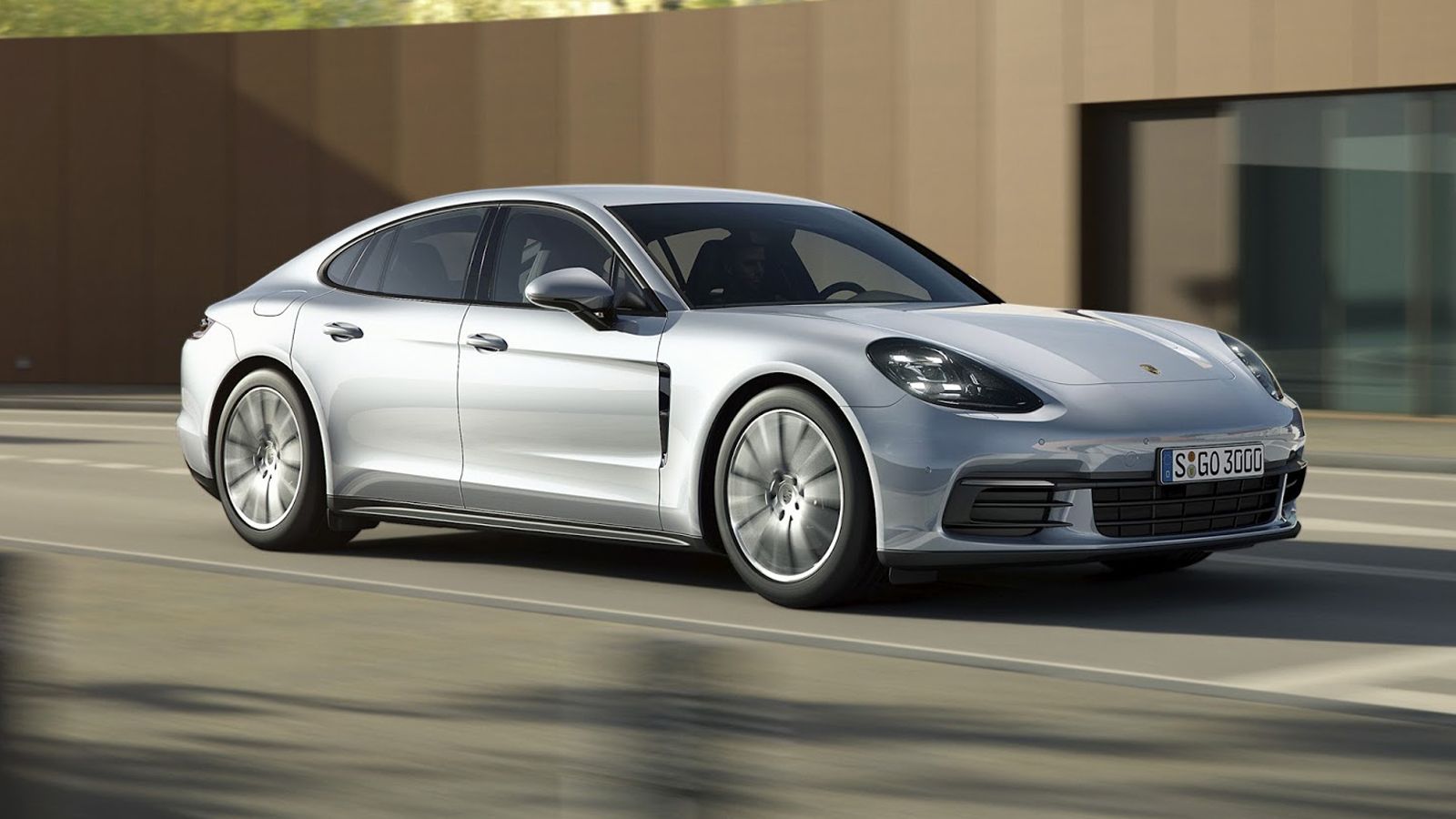Πλέον, στη βάση της γκάμας της Panamera έχουμε έναν turbo V6 κινητήρα βενζίνης 3,0 λίτρων με 330 άλογα. 