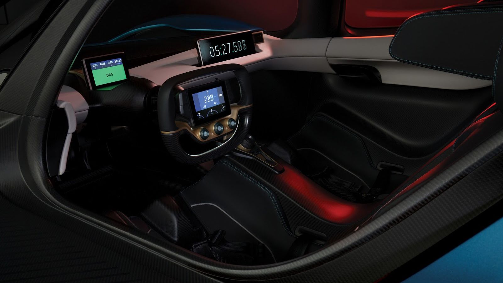 Η ενεργή αεροδυναμική επιτρέπει στο αυτοκίνητο να παράγει 24.000 Nm κάθετης δύναμης στα 240 χλμ./ώρα, μια τιμή διπλάσια από αυτή των μονοθέσιων της F1