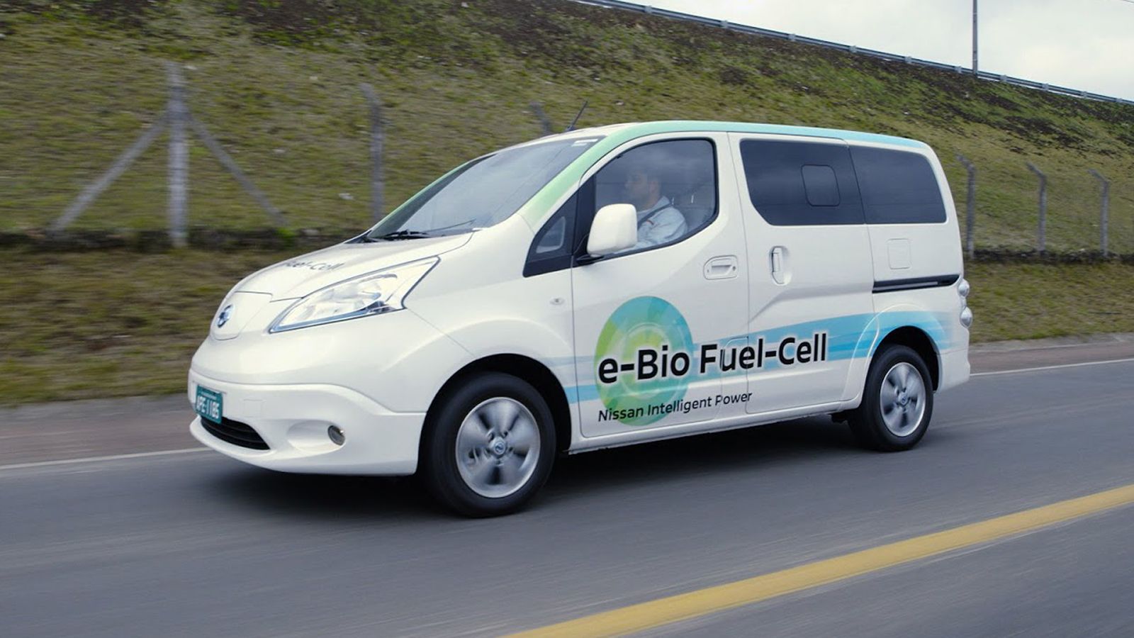 Το πρωτότυπο e-Bio Fuel-Cell αποτελεί την τελευταία προσπάθεια της Nissan στην κατεύθυνση των οχημάτων μηδενικών ρύπων.