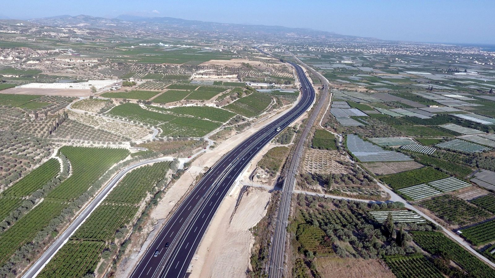 Από τον Μάρτιο του 2017, ένα Ι.Χ. θα καλύπτει τη διαδρομή Αθήνα – Πάτρα σε 1 ώρα και 50 λεπτά, με κόστος διοδίων της τάξης των 11,5 ευρώ.