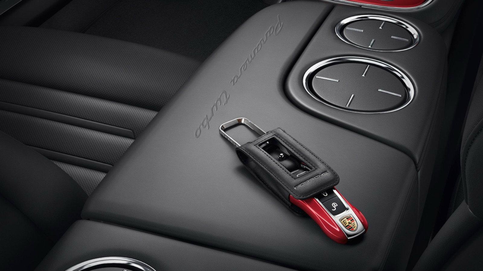 Η ειδική, γεμάτη από κόκκινο, Porsche Panamera Turbo S Executive