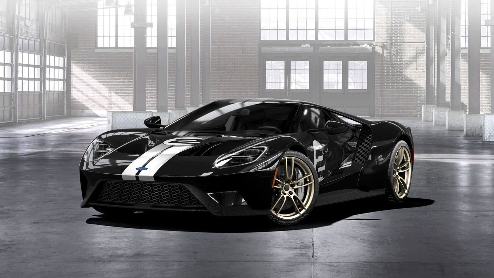 Το Ford GT 66 Heritage Edition διαθέτει σκούρο μαύρο χρώμα, σε γυαλιστερή ή ματ απόχρωση
