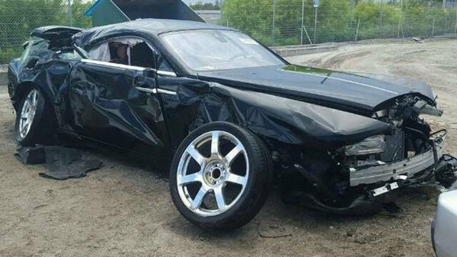 Αυτή είναι η Rolls-Royce των 11.500 ευρώ και είναι λίγο... τρακαρισμένη.