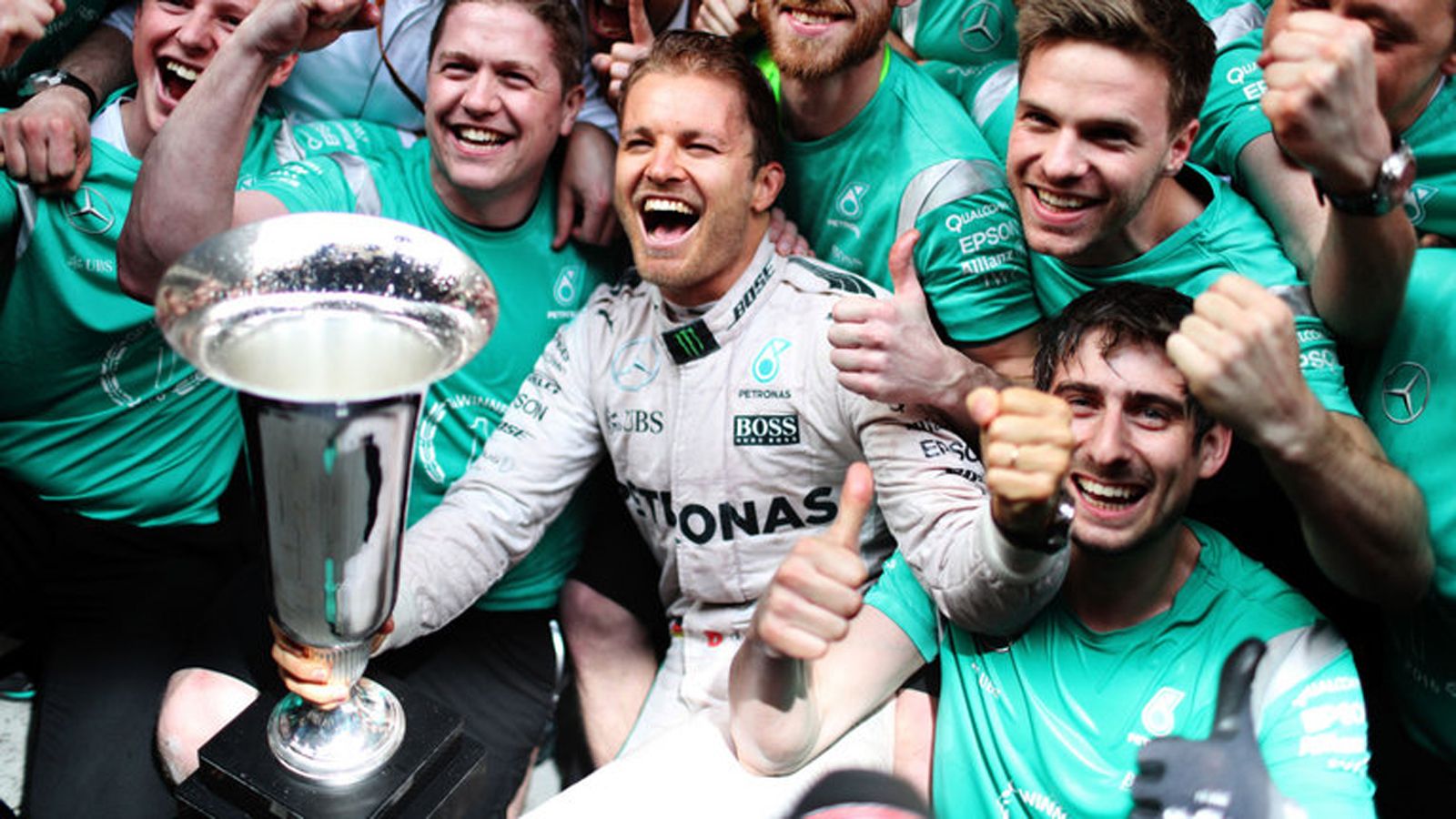 Μέχρι το 2018 τουλάχιστον θα οδηγεί για τη Mercedes o Rosberg.