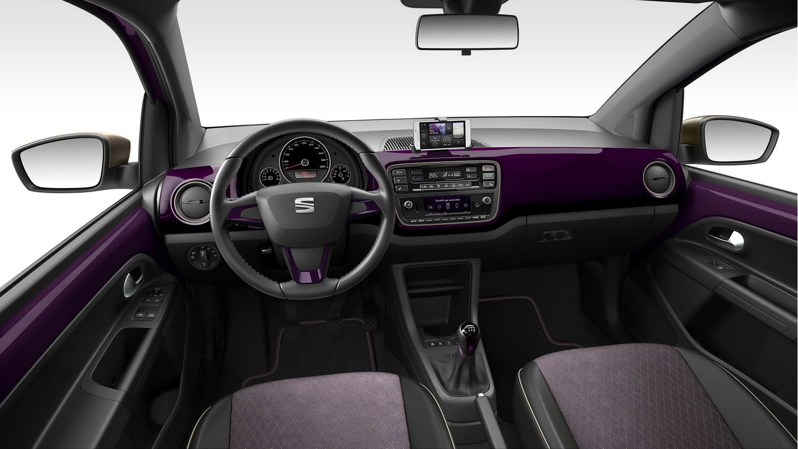 Στον προαιρετικό εξοπλισμό συναντάμε το σύστημα infotainment You&Mii ColorConnection+, την εφαρμογή Seat Mii by Cosmopolitan και το πακέτο Cosmopolita