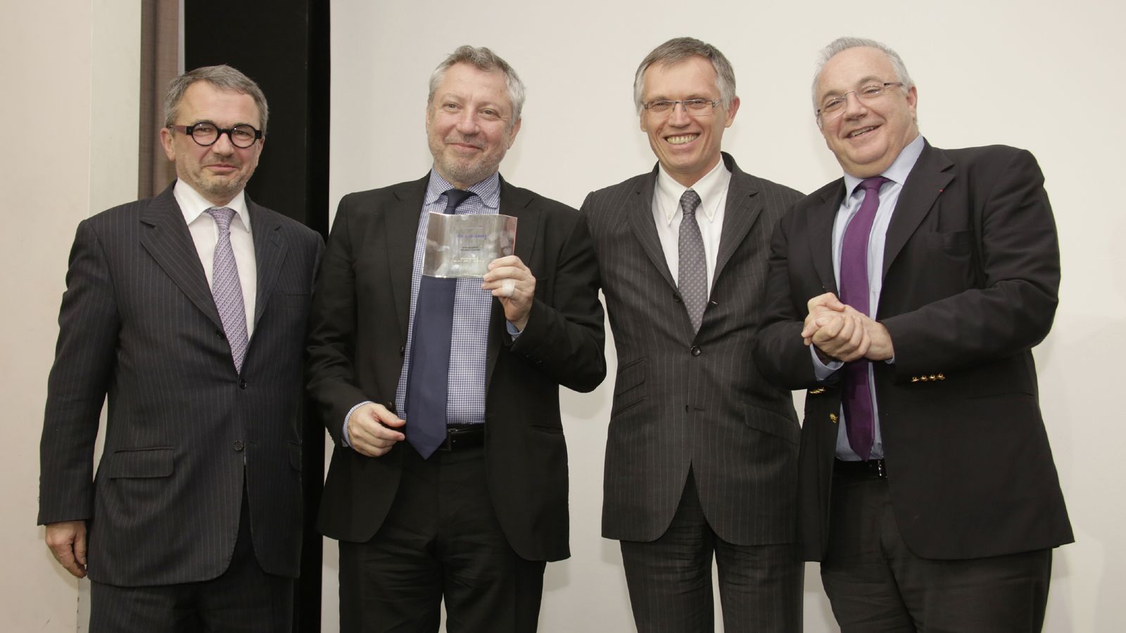 Aπό αριστερά προς τα δεξιά, Denis Martin – European Operational Director, Συγγελίδης Πολυχρόνης, Carlos Tavares - Πρόεδρος του Ομίλου PSA, Γιάνν