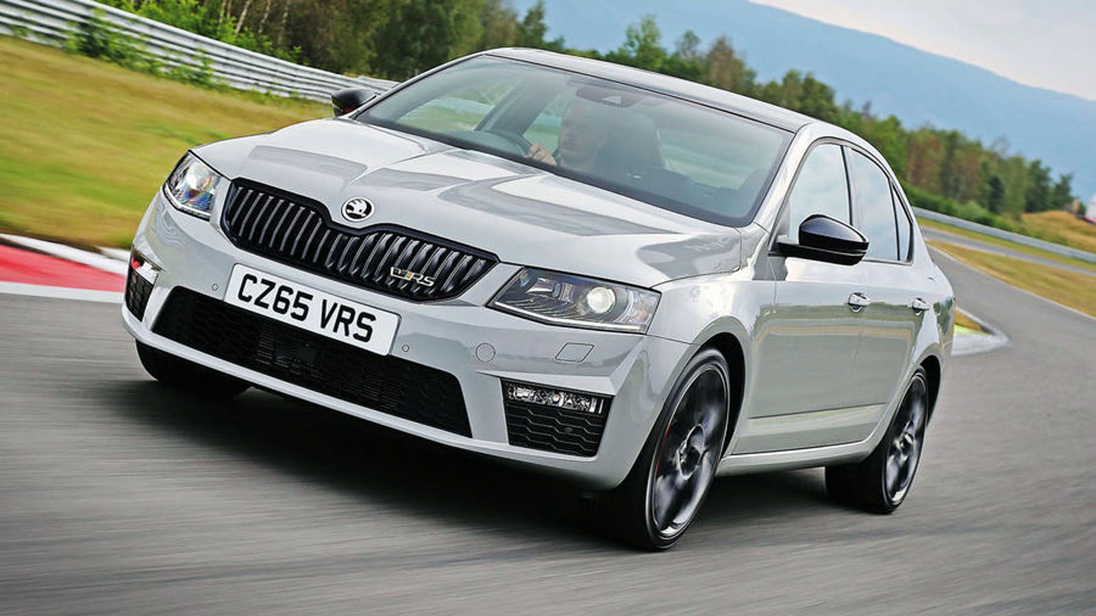 Τι έχουν στο μυαλό τους οι άνθρωποι της Skoda για τον μέλλον των vRS μοντέλων της μάρκας; Θα συνεχίσουν να υπάρχουν ή θα θυσιαστούν στο βωμό της πράσι