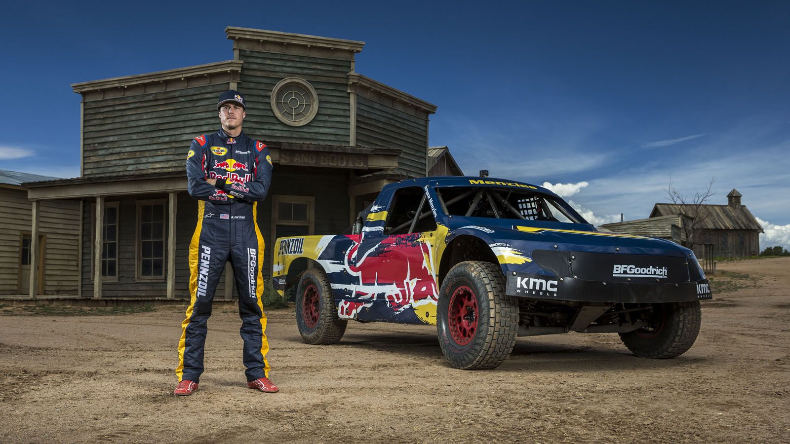 O Bryce Menzies πήρε το ρεκόρ από τον Tanner Foust, ο οποίος το 2011 είχε κάνει άλμα 101,2 μέτρων.