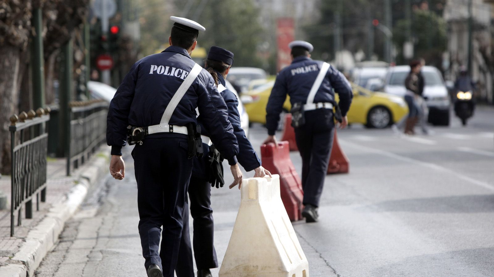 Πολλοί δρόμοι θα κλείσουν στο κέντρο της Αθήνας λόγω της παρέλασης για την εθνική επέτειο.