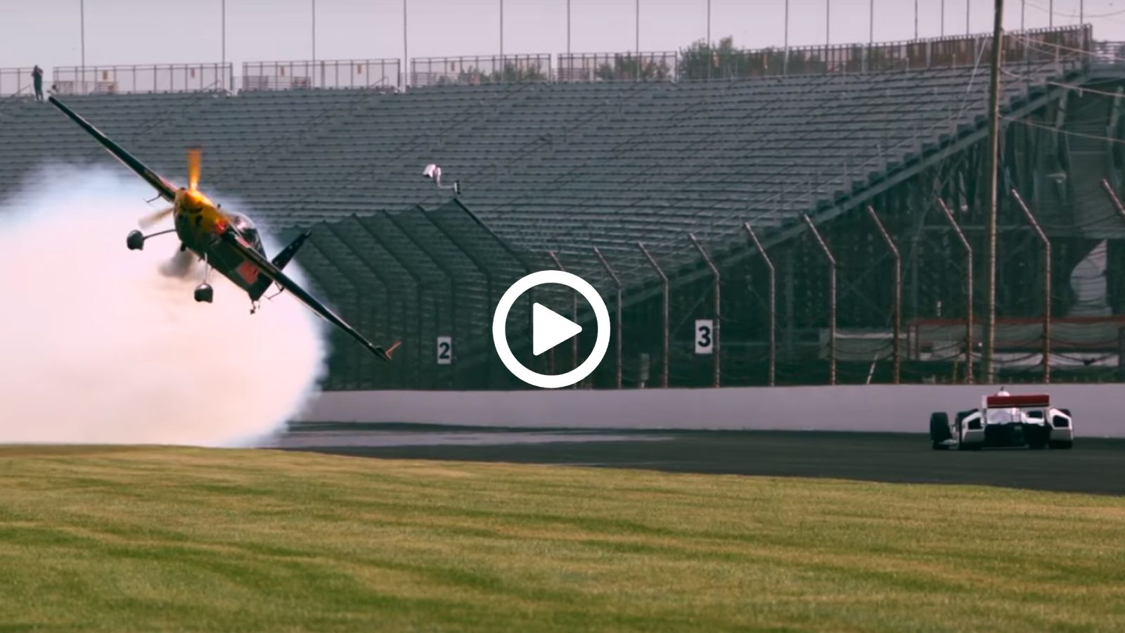 IndyCar vs. Αεροπλάνο