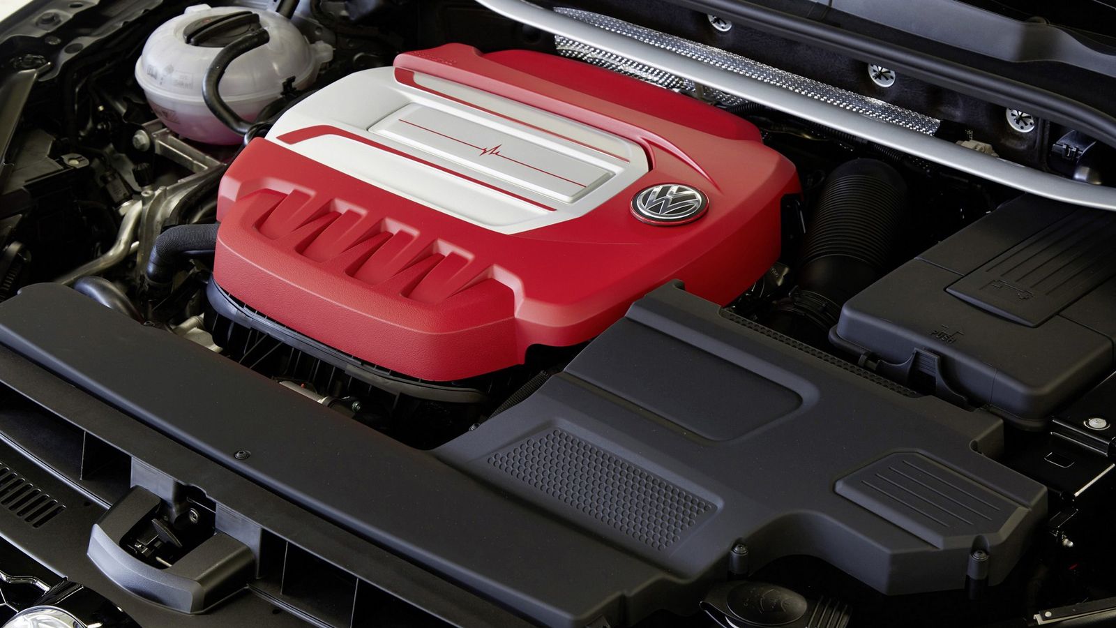 Το Golf R Variant Performance 35 concept παίρνει κίνηση από μια αναβαθμισμένη εκδοχή του 2.0 TSI συνόλου, η ισχύς του οποίου έχει ανέβει στους 350 ίππ