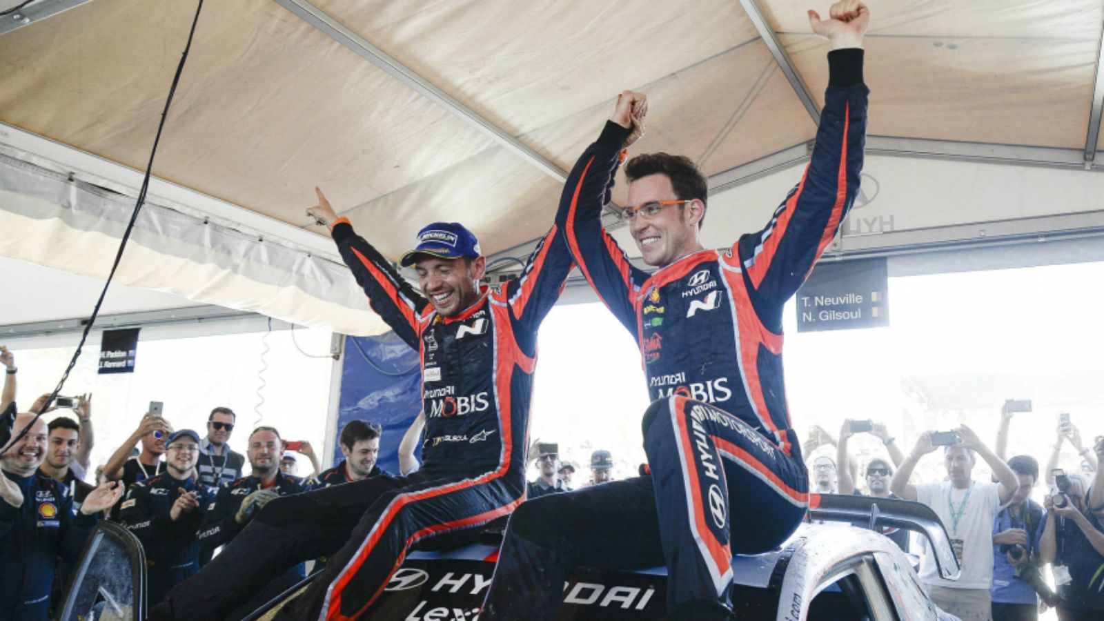 Ο Thierry Neuville κατάφερε να κερδίσει για μόλις 0.7 δλ. χρόνος που είναι ο τρίτος μικρότερος στην ιστορία του WRC.