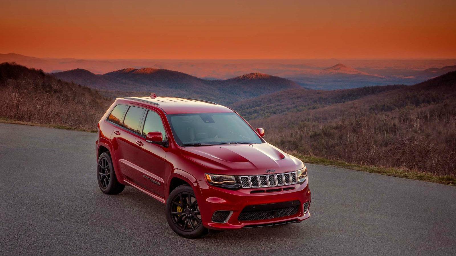 Η ισχύς για το Trackhawk θα έρχεται από τον 6.2 λίτρων υπερτροφοδοτούμενο V8 κινητήρα απόδοσης 717 ίππων.