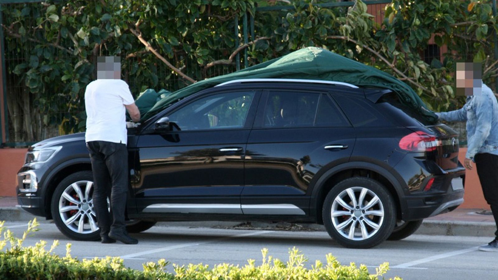 Το νέο VW T-Roc θα στηθεί στη μεταβλητή πλατφόρμα MQB, την οποία χρησιμοποιούν μοντέλα με εύρος από το νέο Polo ως το Arteon ή το Atlas των 5 μέτρων. 