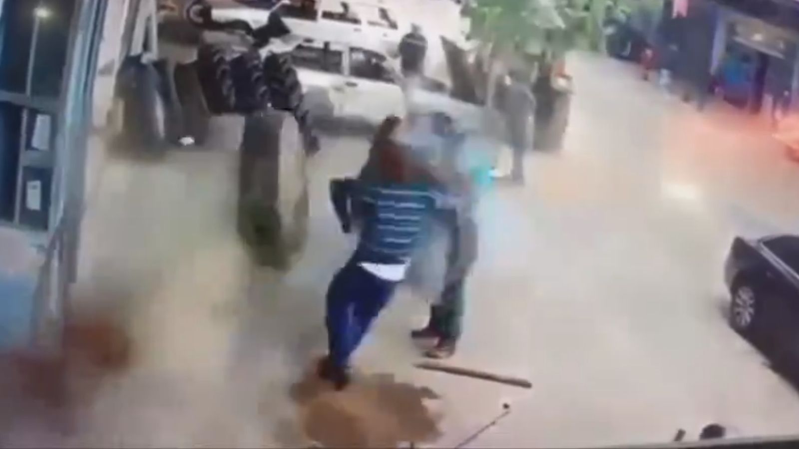 Ηθικό δίδαγμα. Δεν καθόμαστε κοντά σε λάστιχα που φουσκώνουν.