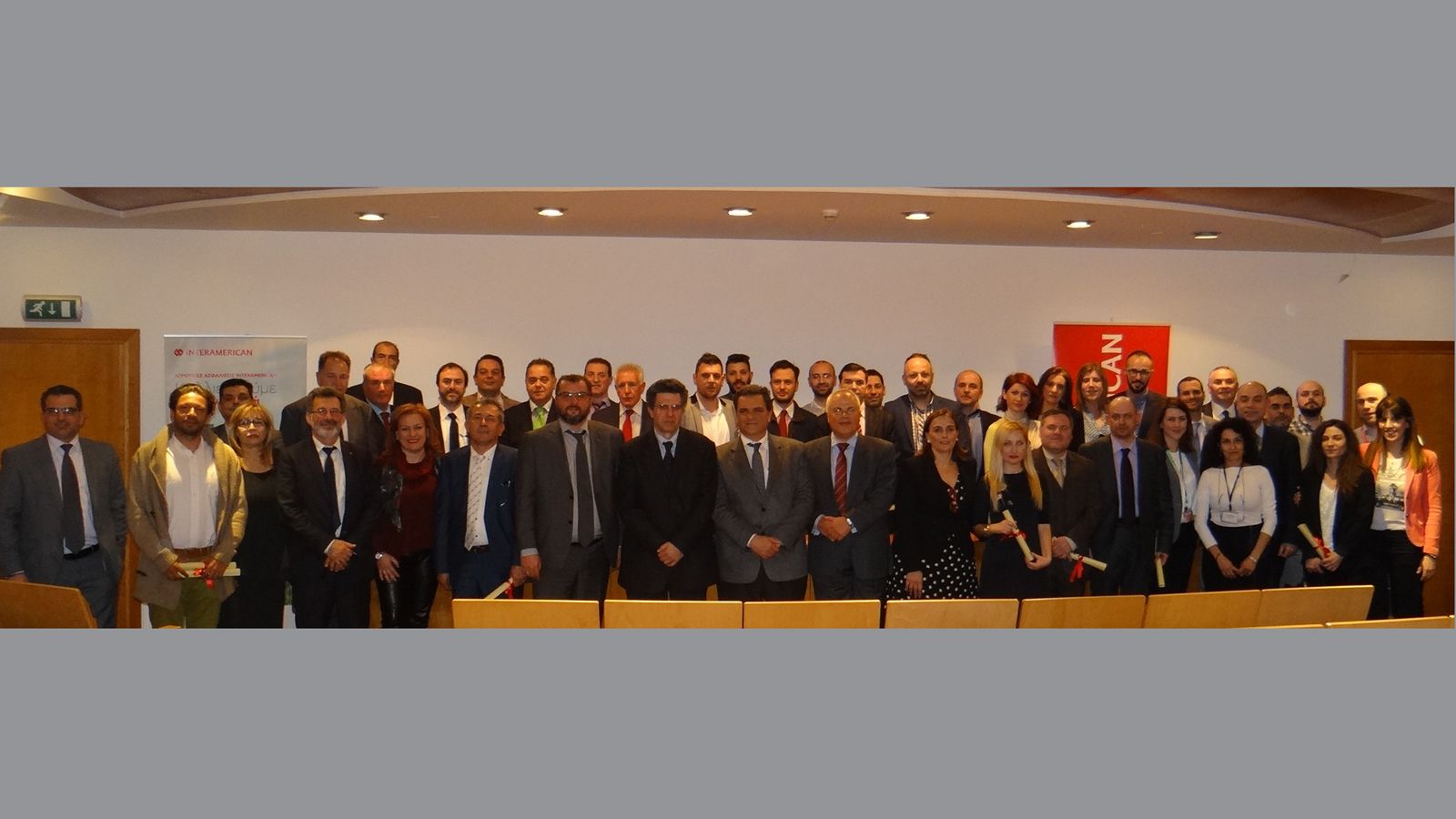 Στιγμιότυπο από την αποφοίτηση των συνεργατών της εταιρείας, που συμμετείχαν στην εκπαίδευση για τις αγροτικές καλλιέργειες. 
