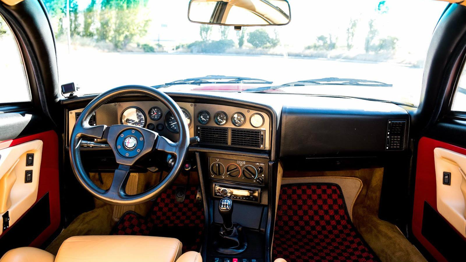 Έχει μόνο 53.000 χλμ στο οδόμετρο.
