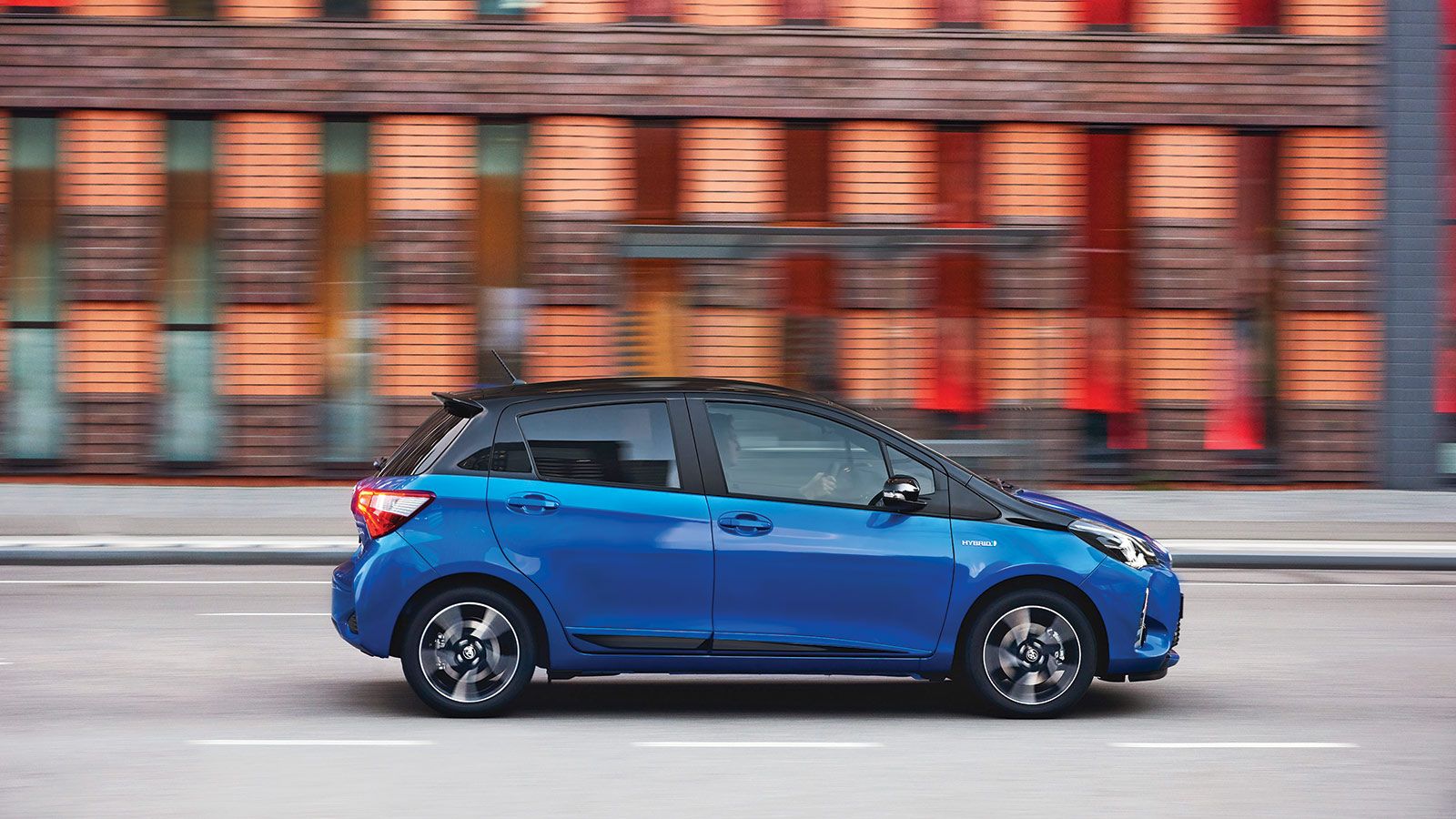 Οι εκδόσεις Bi-Tone ενισχύουν τη νεανικότητα του Toyota Yaris.
