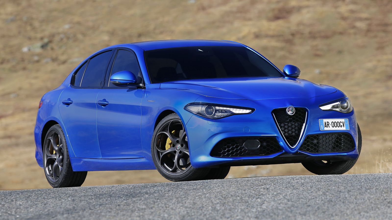 Στην ιστοσελίδα του FCA «Mopar Tech Authority», εμφανίζεται η Alfa Romeo Giulia με μία νέα επιλογή με 2λιτρο turbo κινητήρα 350 ίππων (στη φωτό η Velo