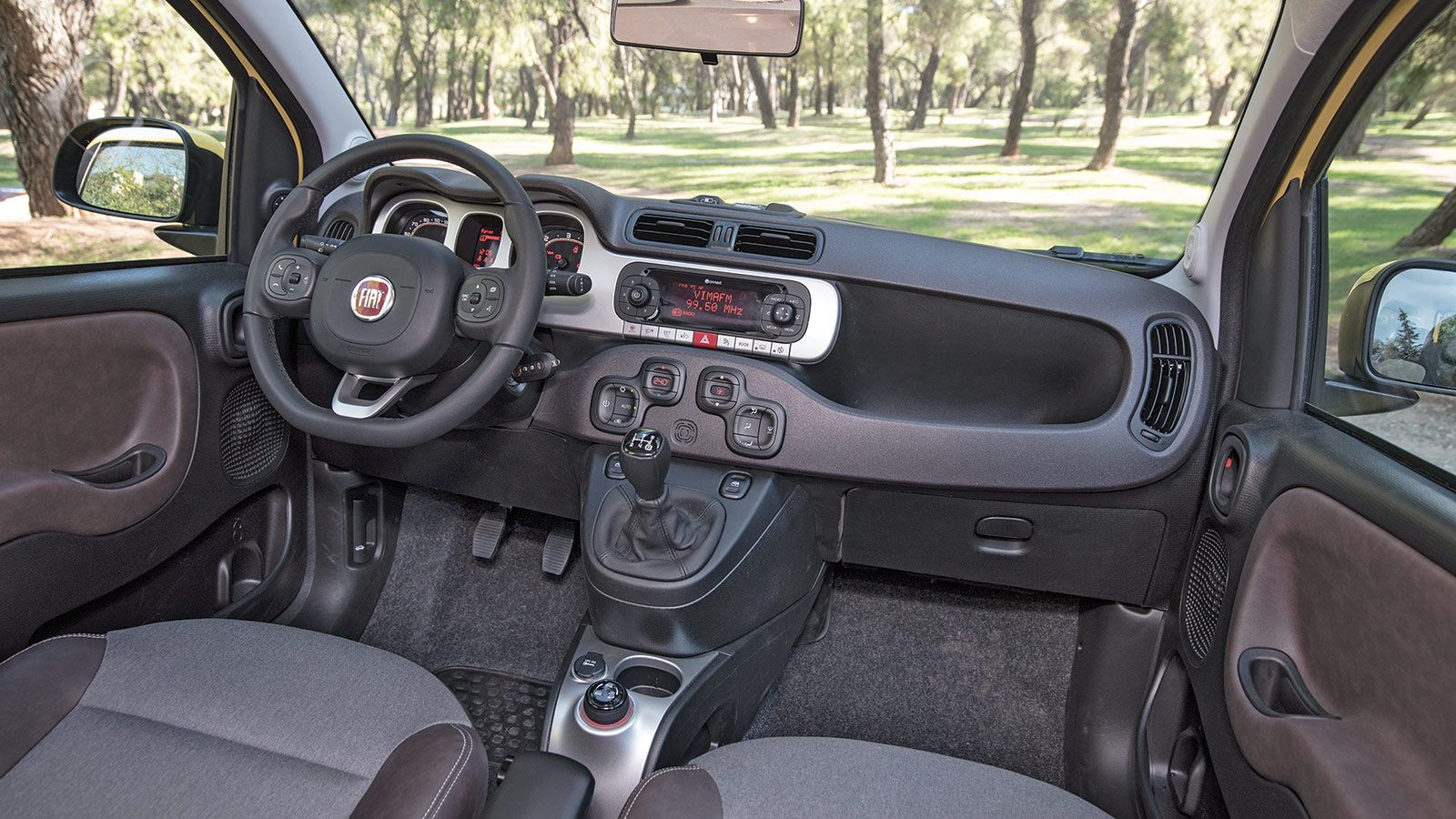 Moντέρνα σχεδίαση, νεανικός χαρακτήρας και προσεγμένη συναρμογή για το Fiat Panda.