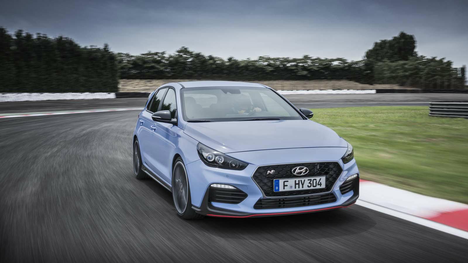 Ο επικεφαλής του τμήματος Ν της Hyundai, κ. Κlaus Koster δήλωσε: «Είμαστε ήδη γνωστοί σαν μια μάρκα που παράγει αξιόπιστα και ποιοτικά αυτοκίνητα σε ό