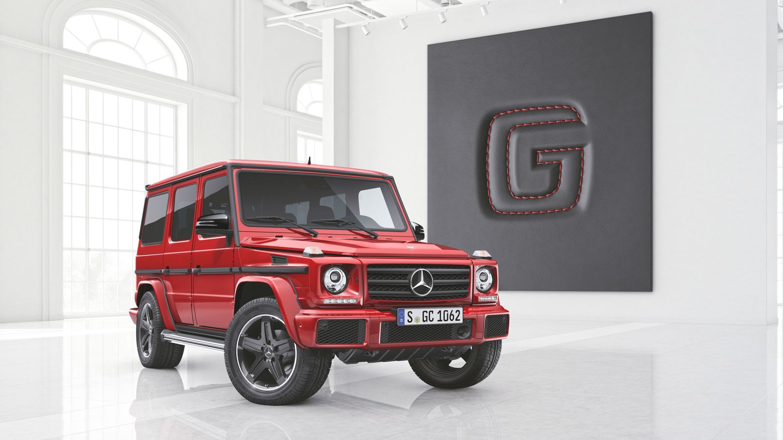 Η designo manufaktur Edition είναι διαθέσιμη στις εκδόσεις G 350 d (109.878 ευρώ) και G 500 (121.683 ευρώ). Ξεχωρίζει από τις αποχρώσεις Designo Magma