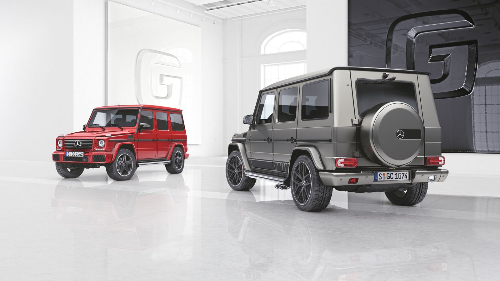 Η Mercedes ετοίμασε δύο ακόμα σπέσιαλ εκδόσεις της αειθαλούς G-Class, τις designo manufaktur Edition και Exclusive Edition, με την τελευταία να είναι 