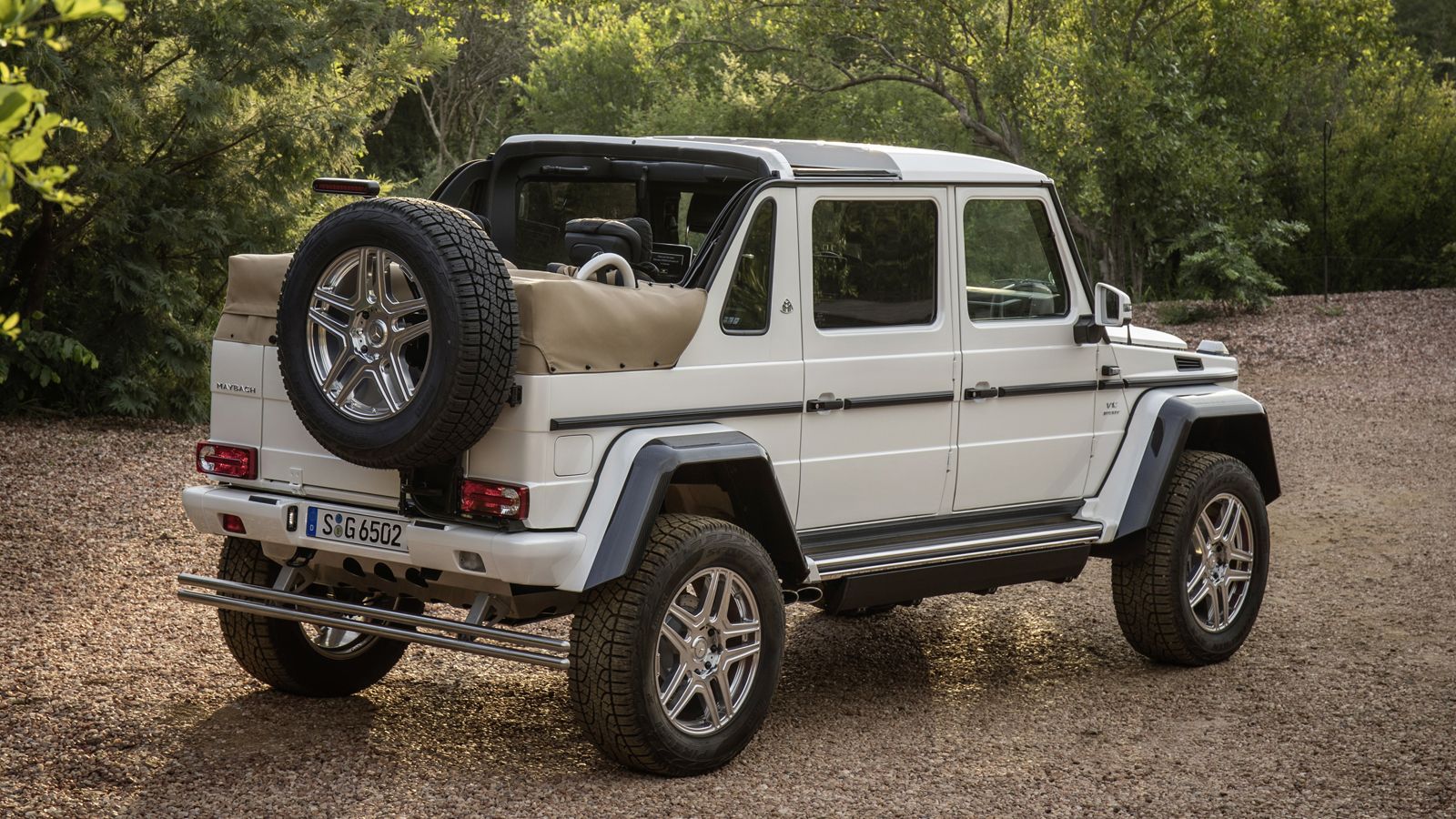 Πόσα θέλει λέτε ο Γερμανός έμπορος που ανέβασε την αγγελία του στο Mobile; Ούτε λίγο ούτε πολύ, η κορυφαία εκδοχή της G-Class μπορεί να γίνει δική σας