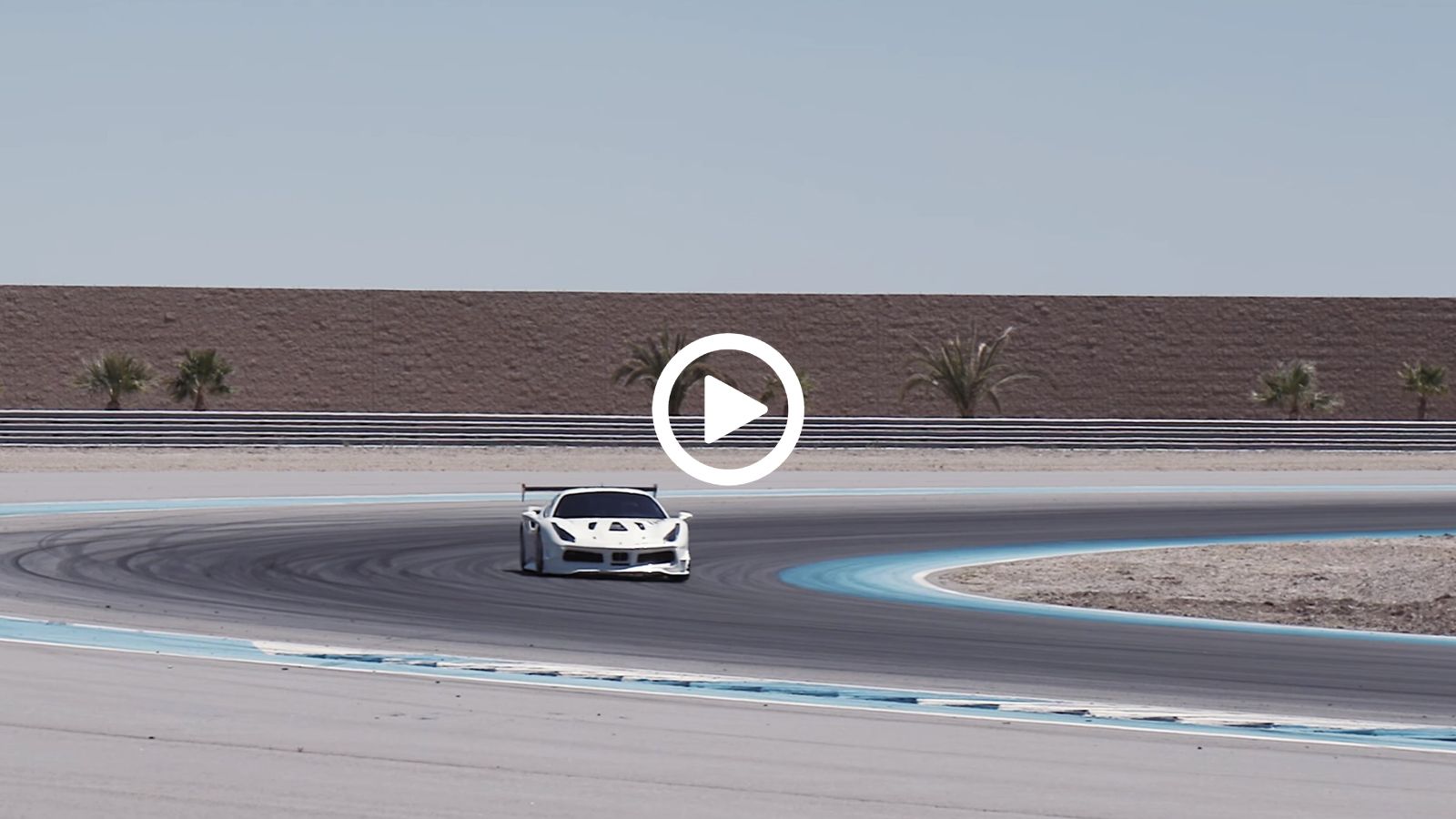 Η 488 Challenge είναι η αγωνιστική έκδοση της 488.