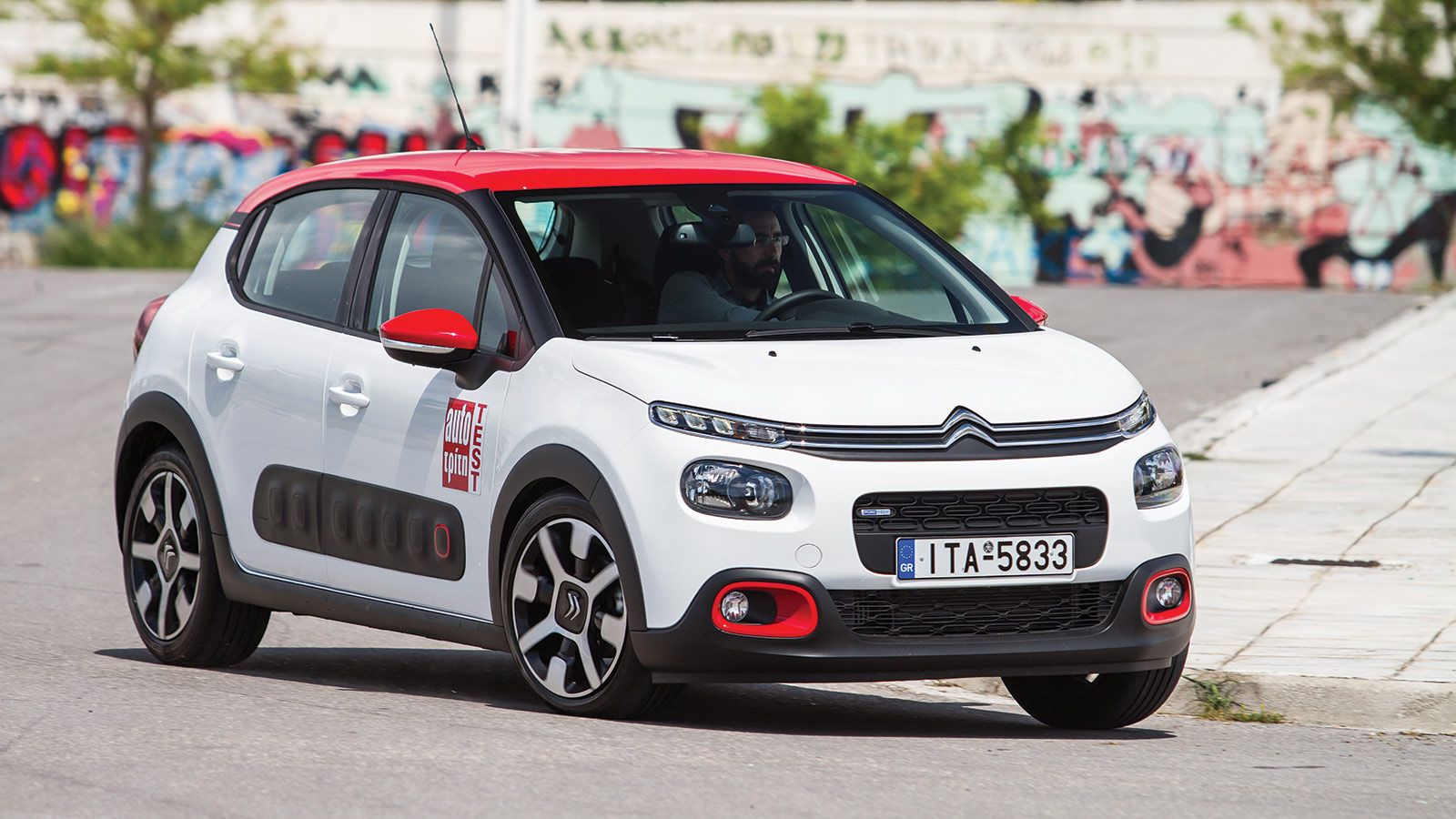 Δοκιμάζουμε το απολ-αστικό αυτόματο Citroen C3 με τον 1.200άρη τουρμπάτο κινητήρα απόδοσης 110 ίππων. Πως τα καταφέρνει στο δρόμο; Πόσο καίει και πόσο