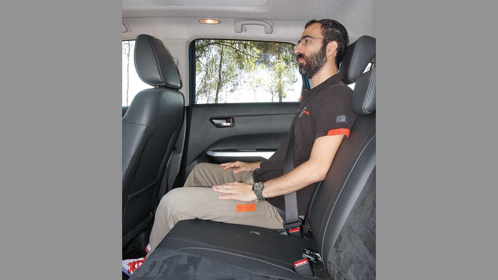 Καλύτερος ο χώρος για τα πόδια στο 
Suzuki το οποίο κερδίζει και στο πορτ-μπαγκάζ. 
