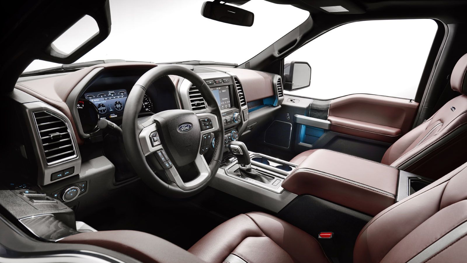 Η Ford εμπλουτίζει τα συστήματα ασφαλείας, με νέες εφαρμογές όπως pre-collision assist και adaptive cruise control. Επιπλέον, διαθέτει συνδεσιμότητα 4