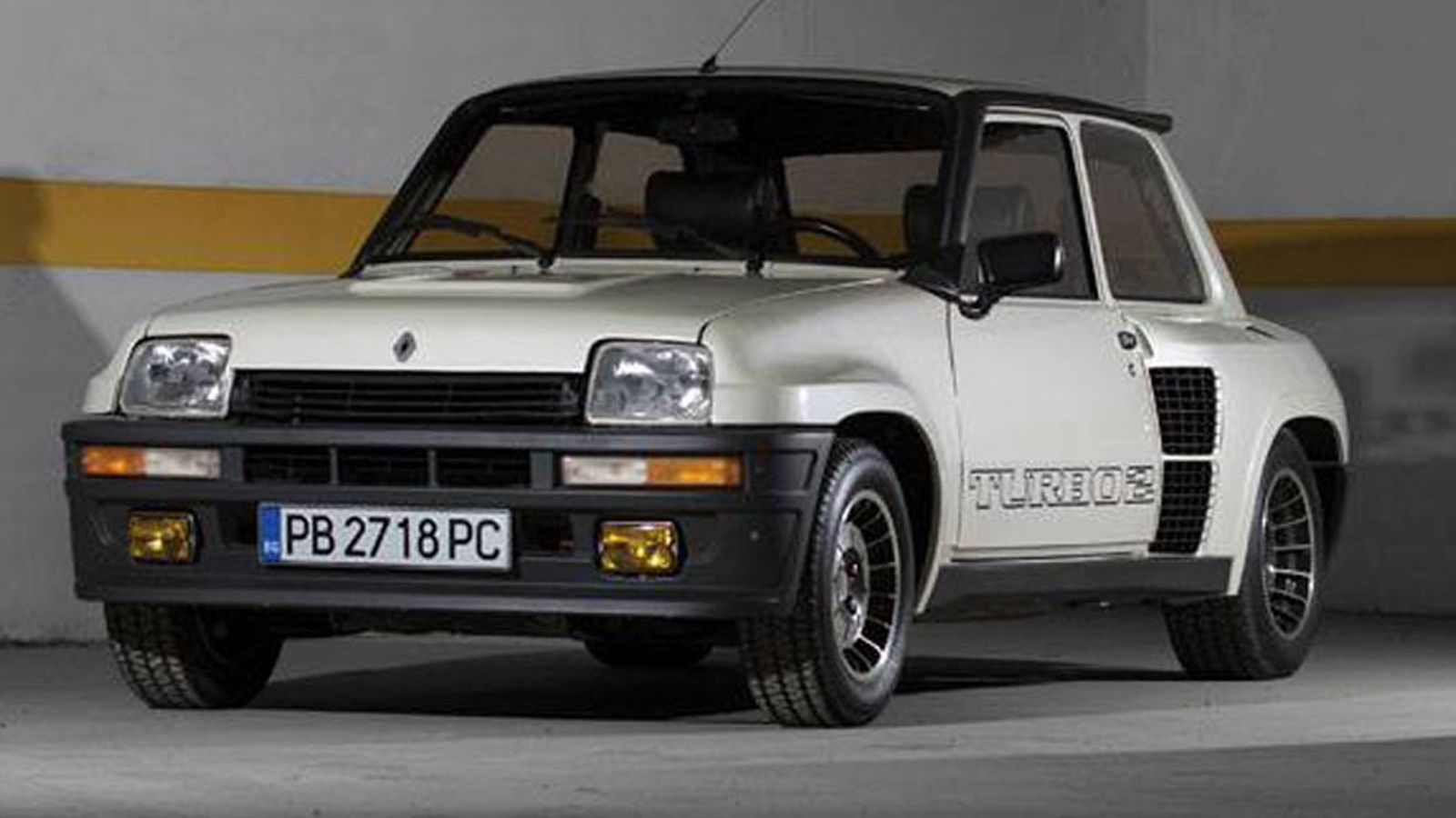 Μυώδες και με αγωνιστικό προφίλ το Renault 5.