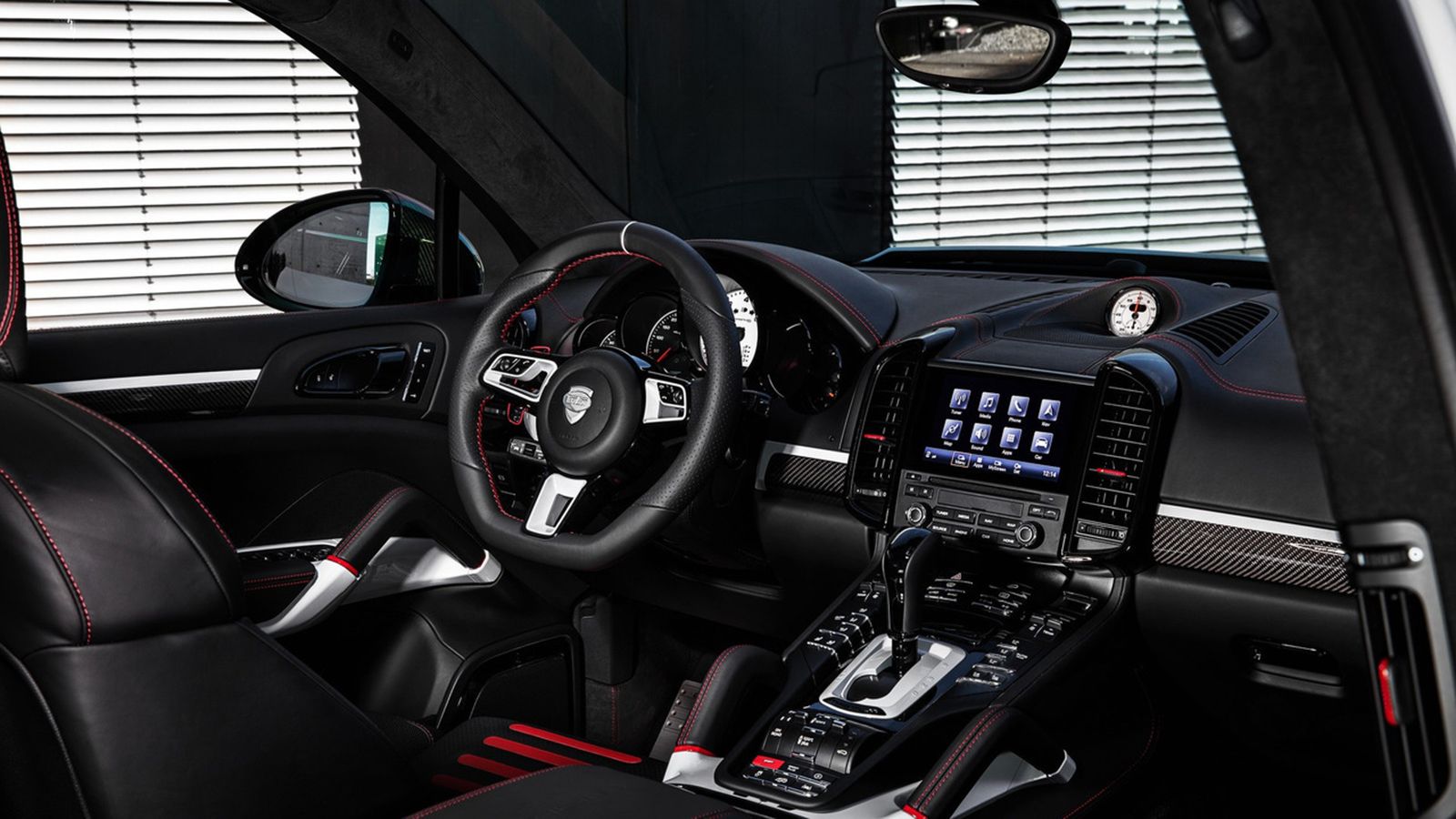 H Techart, ειδική στις βελτιώσεις Porsche εδώ και 30 χρόνια αποκάλυψε μια εορταστική έκδοση του Techart Magnum Sport με βάση τη Porsche Cayenne.