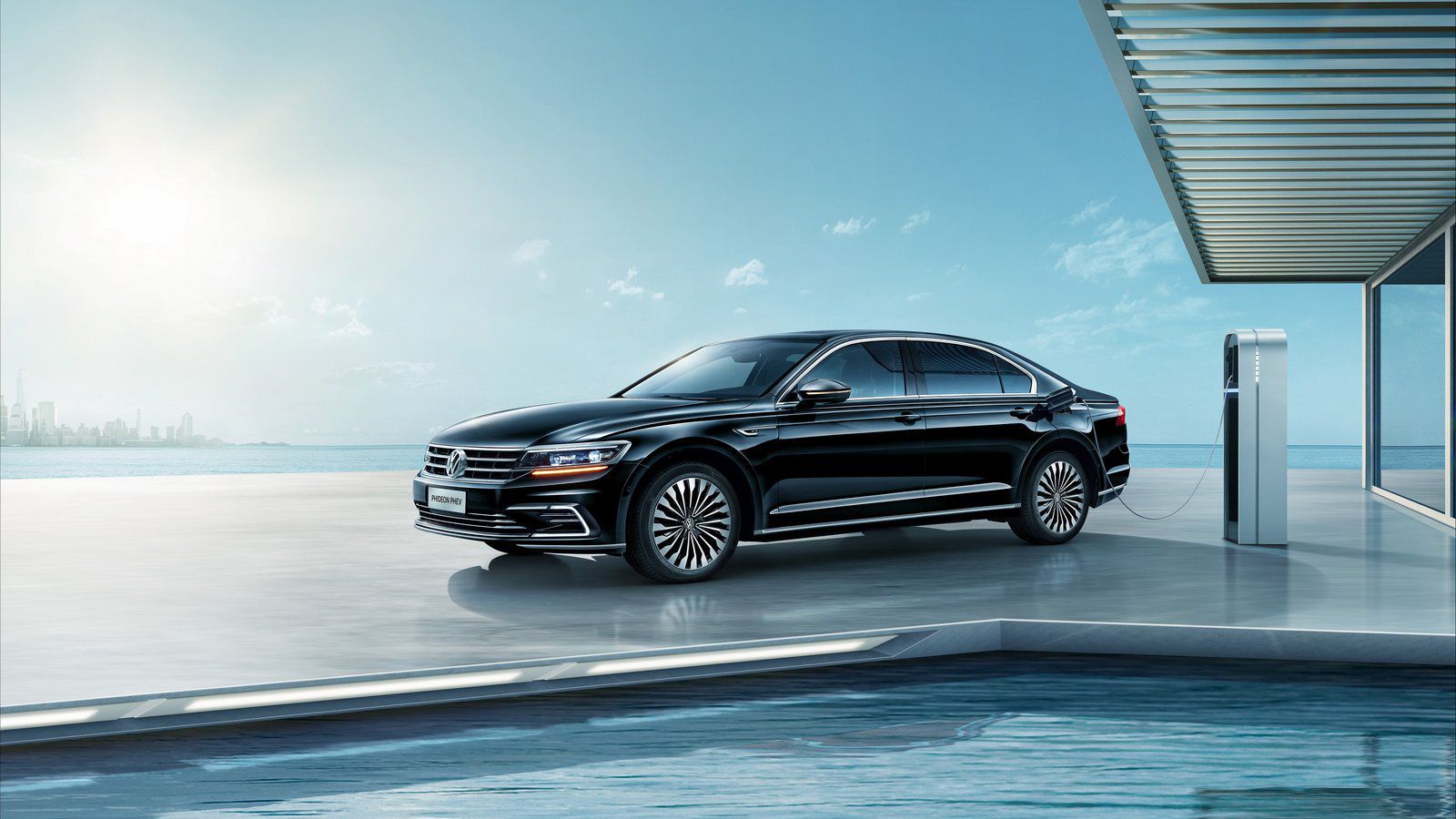 Σε σχέση με τη μη υβριδική έκδοση έχουν υπάρξει αλλαγές όπως οι νέες αεροδυναμικές ζάντες και τα διαφοροποιημένα φώτα ημέρας.