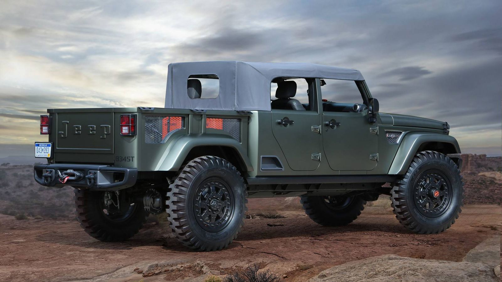 Το pick-up της Jeep θα δανειστεί από το Crew Chief 715 Concept, τη λογική της υφασμάτινης οροφής. Έτσι, όπως και στο κανονικό Wrangler, θα υπάρχει προ