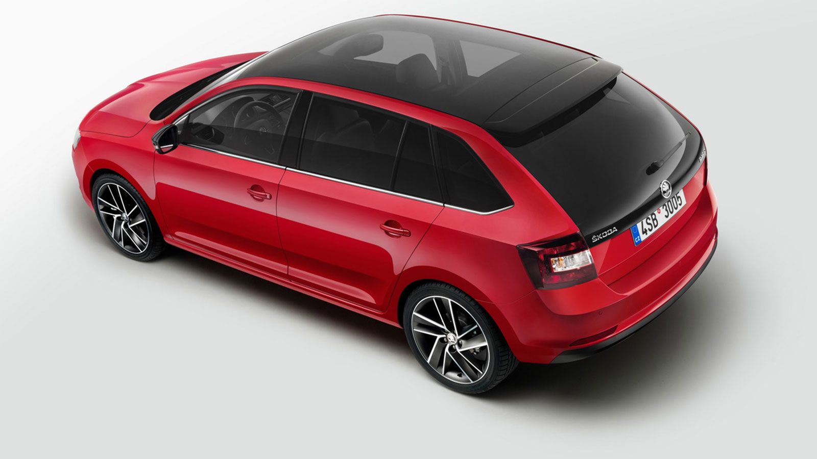 Στο Spaceback το πίσω τζάμι έχει μεγαλώσει αρκετά σε σχέση με το προηγούμενο μοντέλο. 