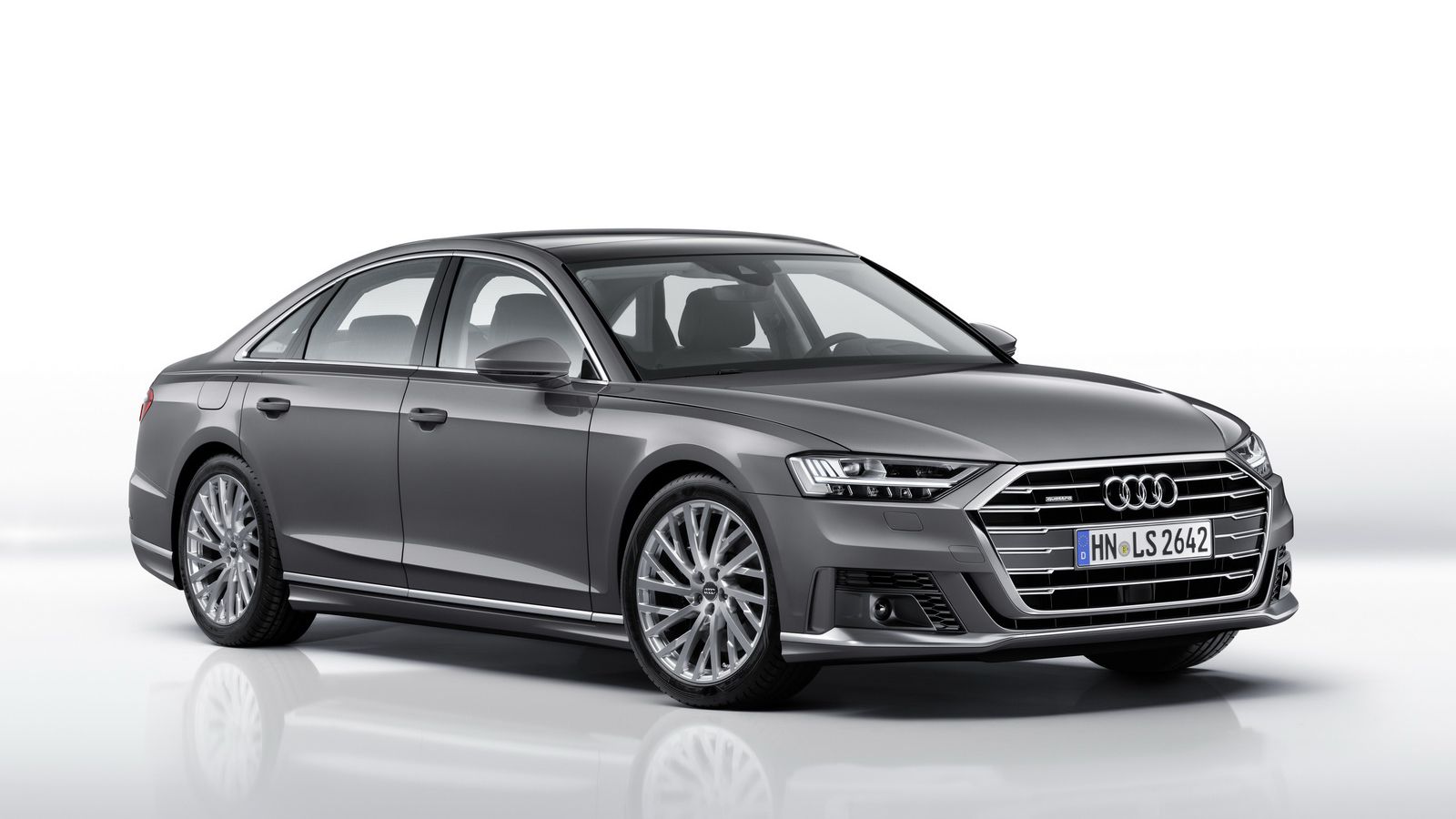 Το νέο Audi A8 λανσαρίστηκε στη Γερμανία στα τέλη Νοεμβρίου και εκεί διατίθεται ήδη το προαιρετικό σπορ στιλιστικό πακέτο για την πολυτελή ναυαρχίδα, 