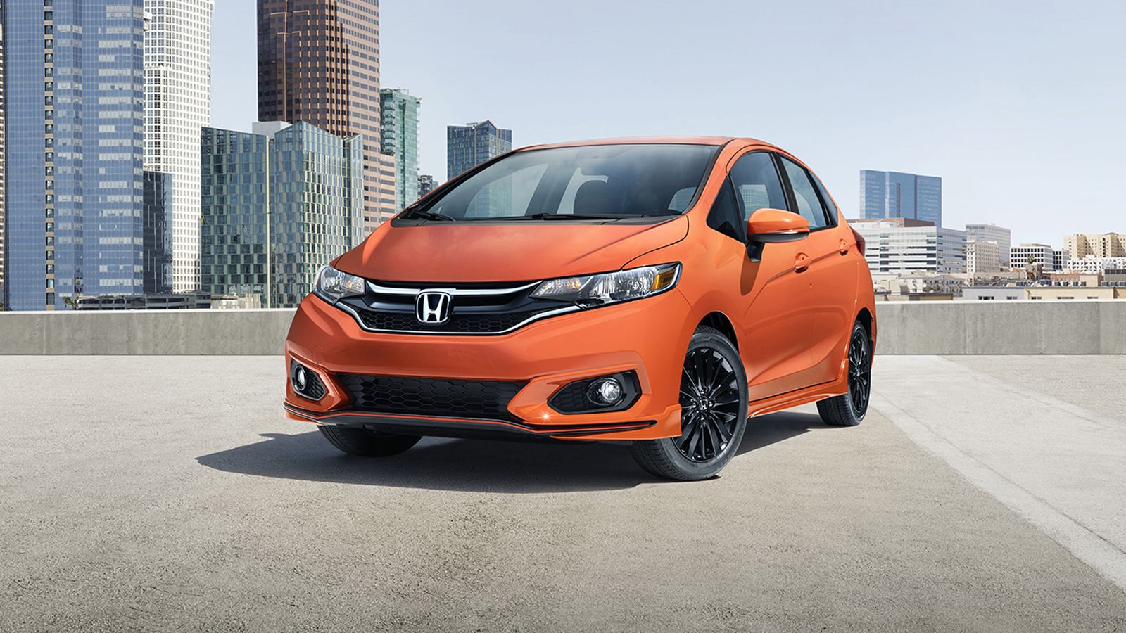 Ακριβώς ένα μήνα μετά τη διαρροή, η Honda παρουσιάζει επισήμως την ανανεωμένη εκδοχή του Fit, του μοντέλου δηλαδή που εμείς γνωρίζουμε ως Jazz.