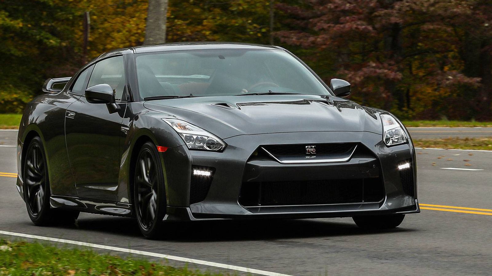 Το Nissan GT-R Pure τιμάται στην Αμερική στα 99.990 δολάρια, τη στιγμή που πέρσι το φθηνότερο GT-R στην έκδοση Premium κόστιζε 111.685 δολάρια. Φέτος,