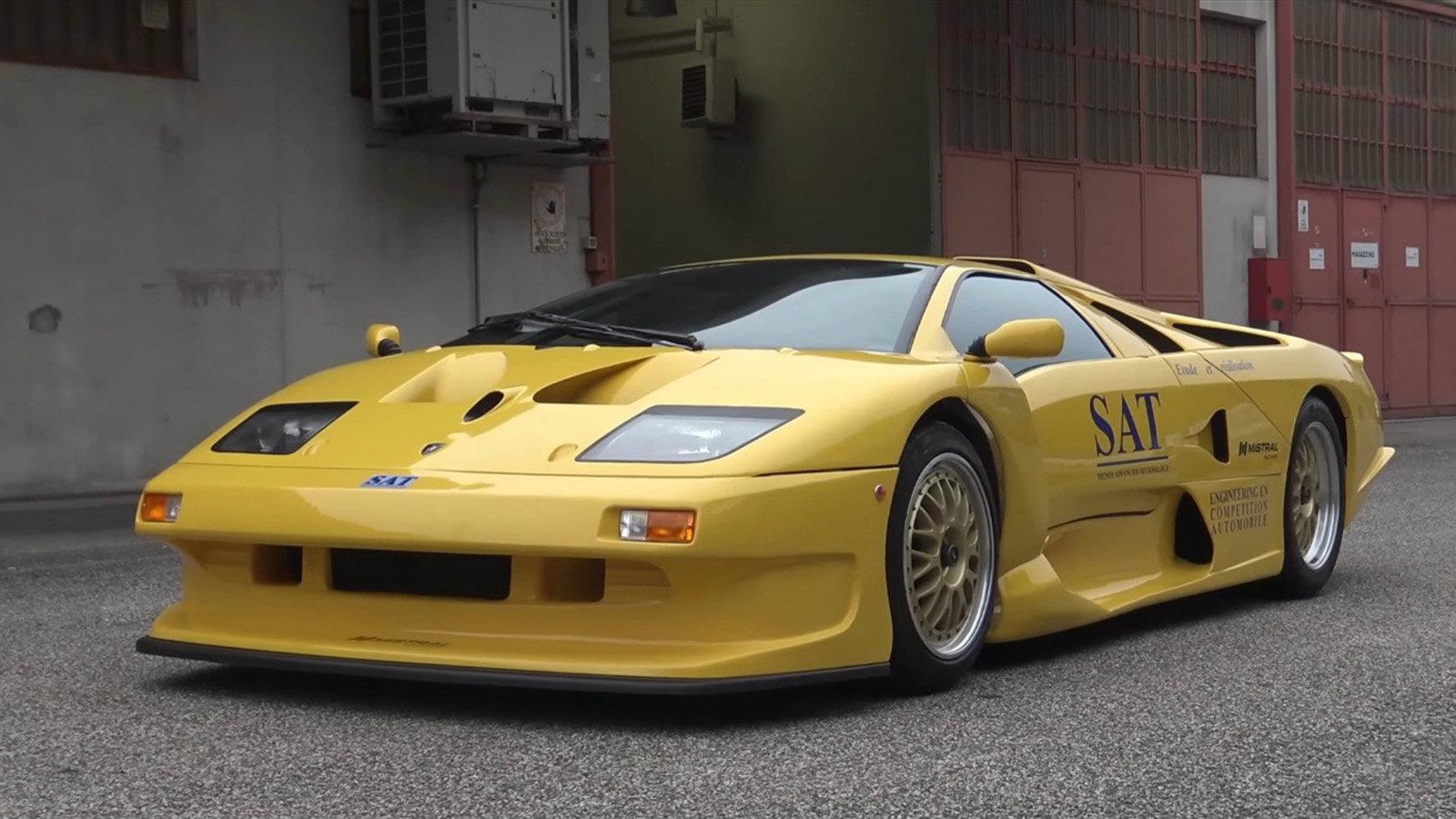 H Lamborghini ξεκίνησε ένα φιλόδοξο πρόγραμμα που είχε στόχο να κατασκευάσει ένα μοντέλο που θα αποτελούσε τον ανταγωνιστή των Porsche 911 GT1 και McL
